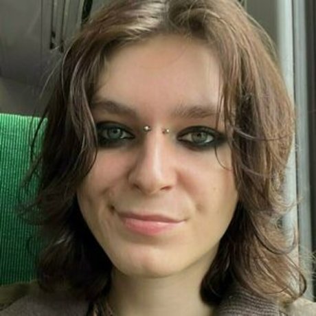Sfemboy97
