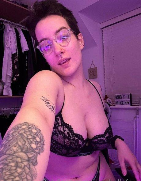Foto di nudo di fuga di OnlyFans di Peachellafree