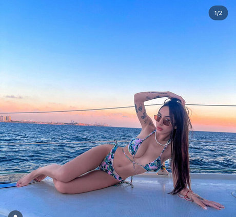 Foto di nudo di fuga di OnlyFans di Yasmin Tozzi