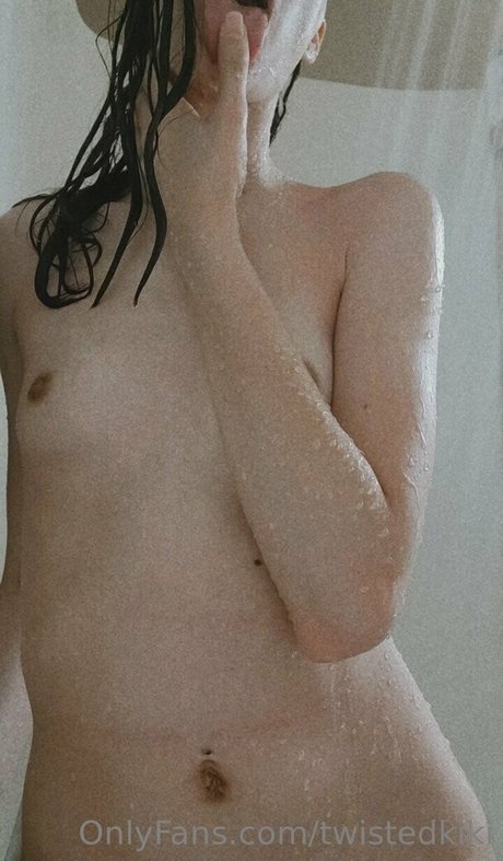 Foto di nudo di fuga di OnlyFans di Twistedkiki