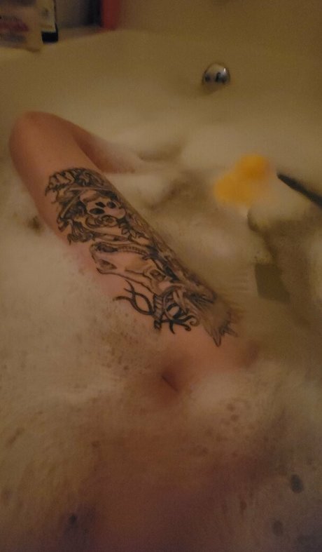 Foto di nudo di fuga di OnlyFans di Twistedkiki