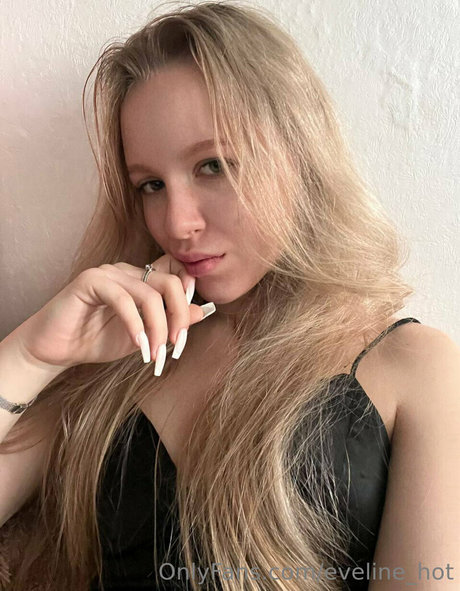 Foto di nudo di fuga di OnlyFans di Evelinehot