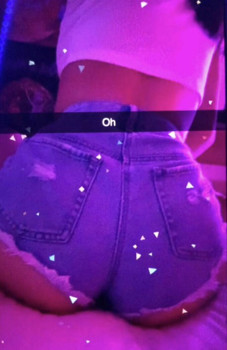 Foto di nudo di fuga di OnlyFans di Itselessa