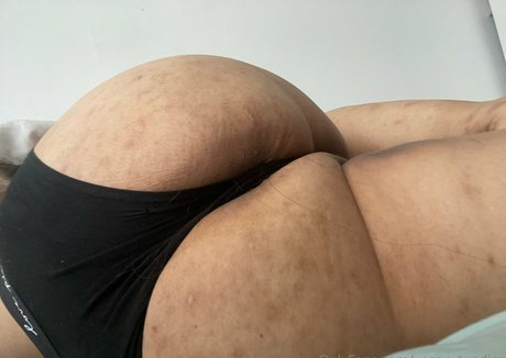 Foto di nudo di fuga di OnlyFans di Vegantendies