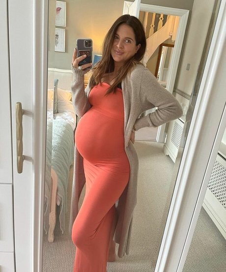 Foto di nudo di fuga di OnlyFans di Alexandra Felstead