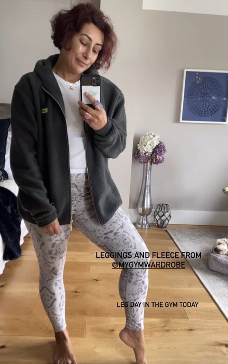 Foto di nudo di fuga di OnlyFans di Saira Khan