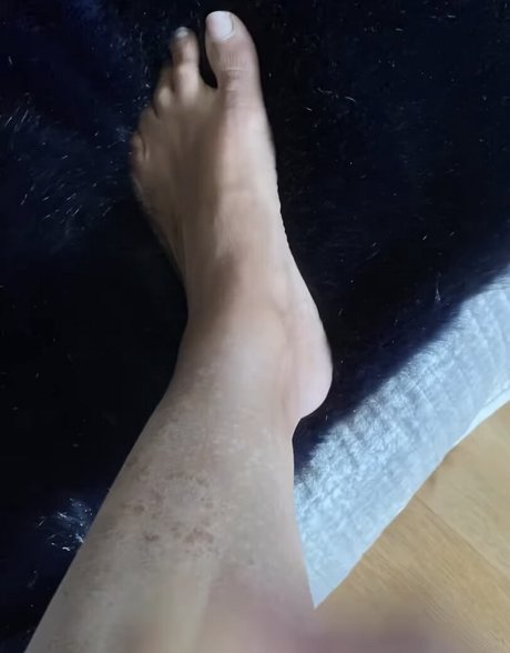 Foto di nudo di fuga di OnlyFans di Saira Khan