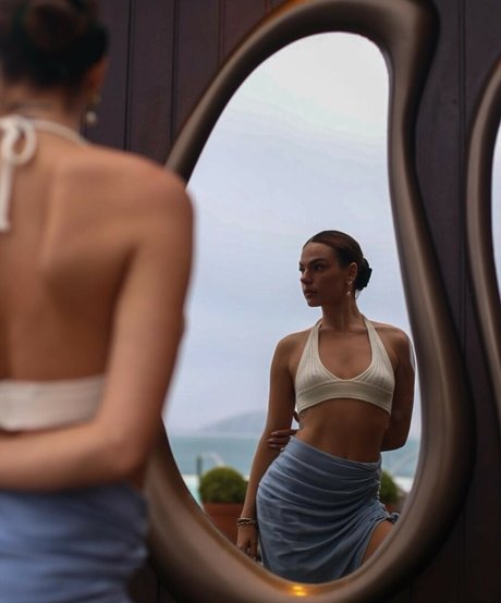 Isis Valverde