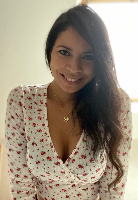 Foto di nudo di fuga di OnlyFans di Alice