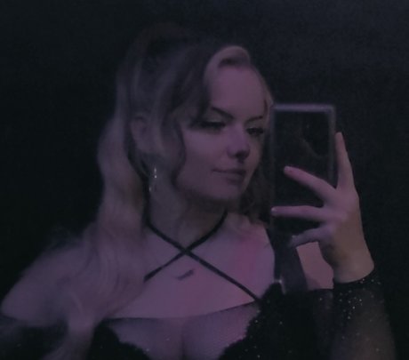 Foto di nudo di fuga di OnlyFans di Emma