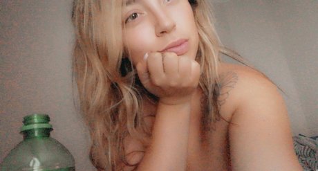 Foto di nudo di fuga di OnlyFans di Lexi