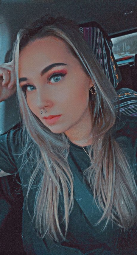 Foto di nudo di fuga di OnlyFans di Lexi