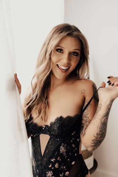 Foto di nudo di fuga di OnlyFans di Lexi Bankz
