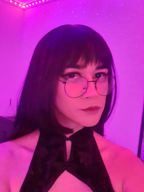 Foto di nudo di fuga di OnlyFans di Lewd Pillows