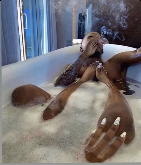 Foto di nudo di fuga di OnlyFans di Hmu