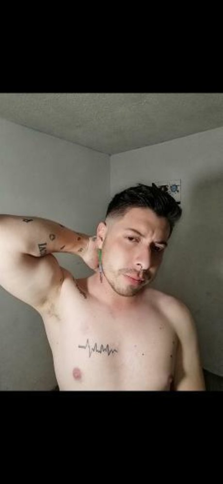 Foto di nudo di fuga di OnlyFans di Torres