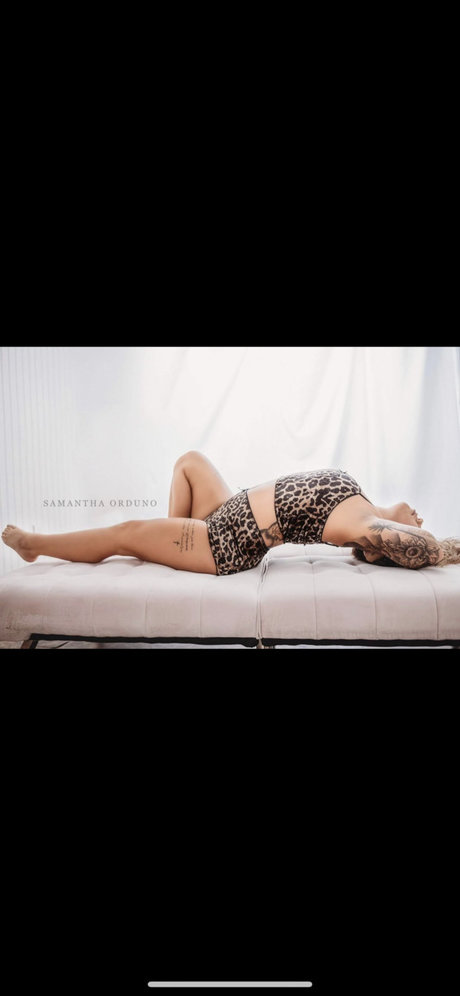 Foto di nudo di fuga di OnlyFans di Leopardlils