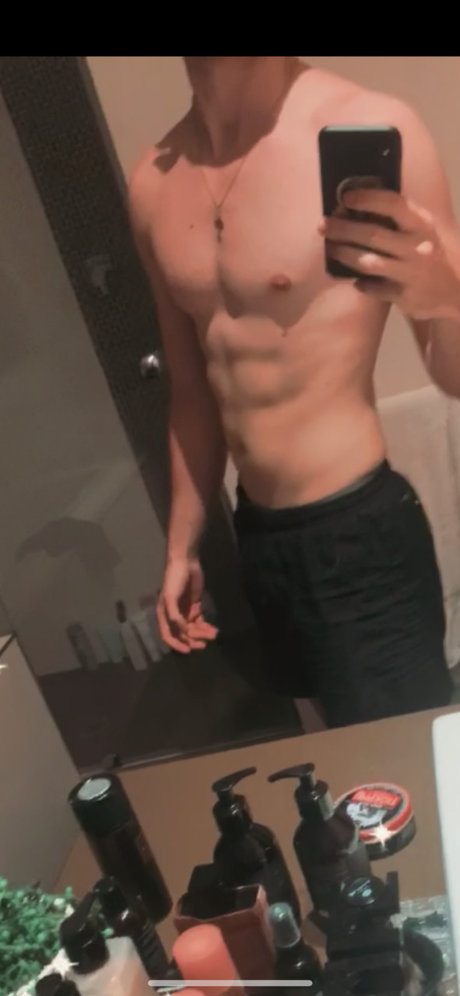 Foto di nudo di fuga di OnlyFans di Justinc