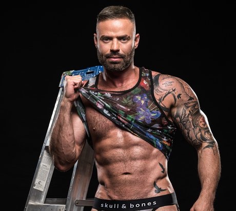 Foto di nudo di fuga di OnlyFans di Lo Bacchus 
