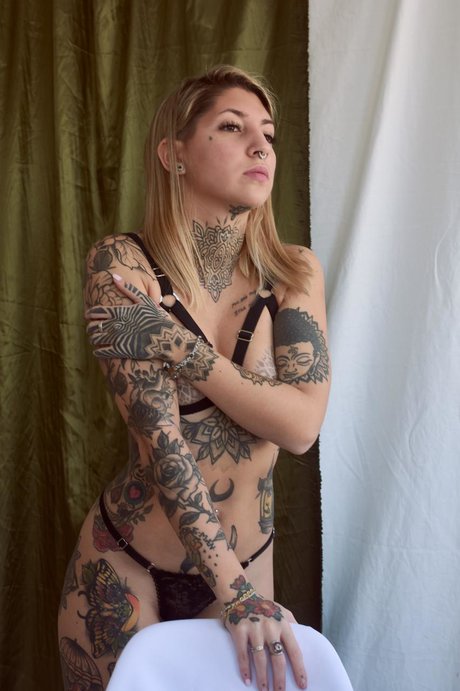 Foto di nudo di fuga di OnlyFans di Lena 