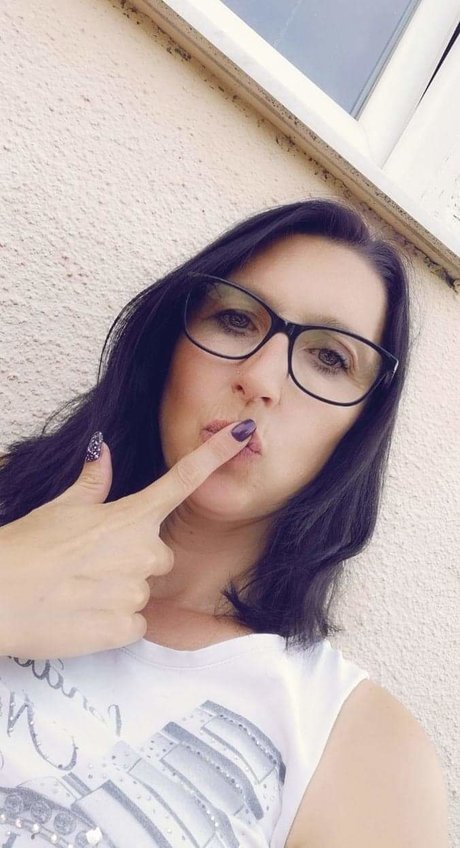 Foto di nudo di fuga di OnlyFans di Lena