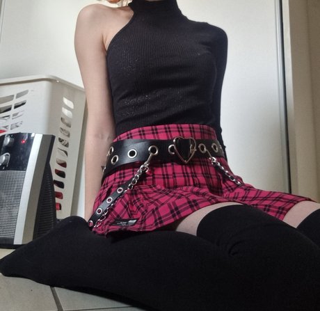 Foto di nudo di fuga di OnlyFans di Leila Nudes