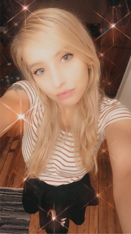 Foto di nudo di fuga di OnlyFans di Leia Laughs