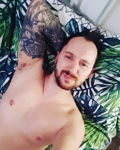 Foto di nudo di fuga di OnlyFans di Lee