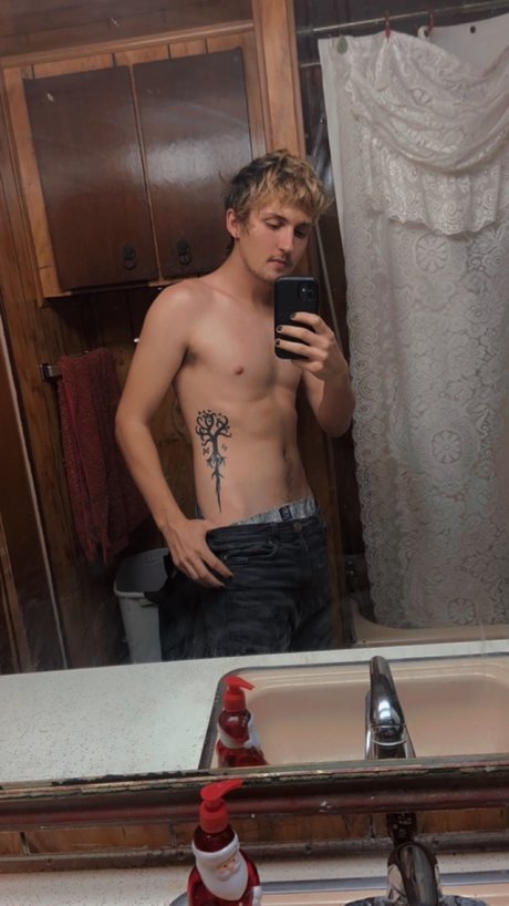 Foto di nudo di fuga di OnlyFans di Lazurus69