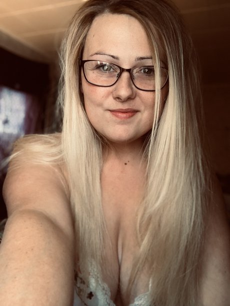 Foto di nudo di fuga di OnlyFans di Layad