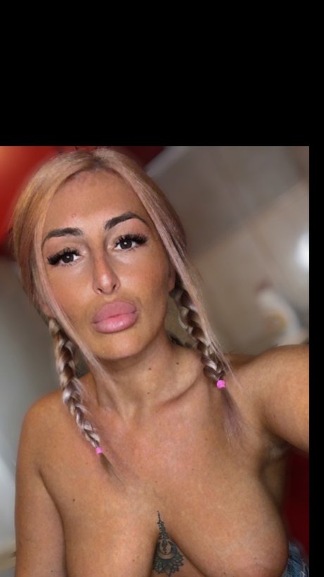 Foto di nudo di fuga di OnlyFans di Lavi Lally Vip