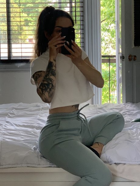 Foto di nudo di fuga di OnlyFans di Laur