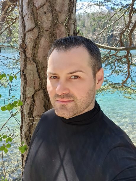Foto di nudo di fuga di OnlyFans di Laurentiu Pol