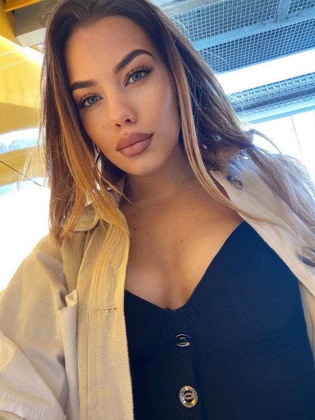 Foto di nudo di fuga di OnlyFans di Liza