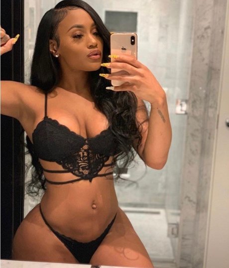 Foto di nudo di fuga di OnlyFans di Lira Galore