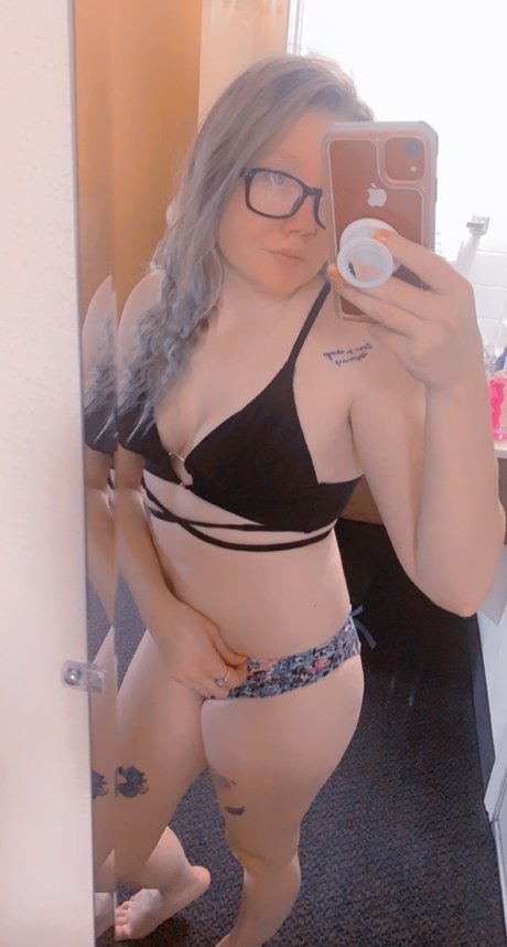 Foto di nudo di fuga di OnlyFans di Lingeriequeen