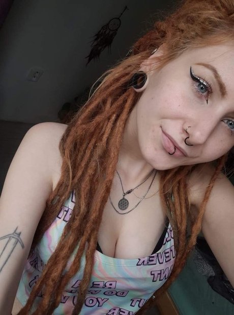Foto di nudo di fuga di OnlyFans di Linde