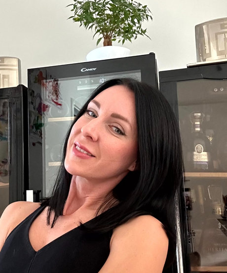 Foto di nudo di fuga di OnlyFans di Linda Caprice  Free