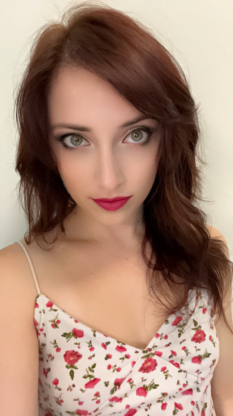 Foto di nudo di fuga di OnlyFans di Lilysparxx