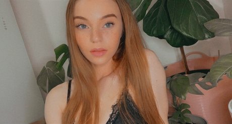 Foto di nudo di fuga di OnlyFans di Lily