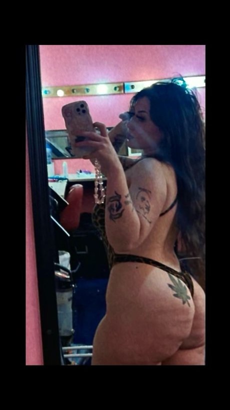 Foto di nudo di fuga di OnlyFans di  
