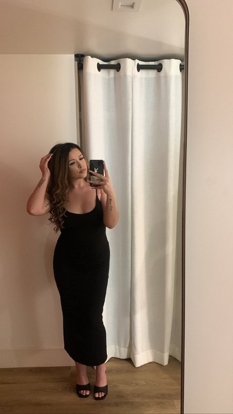Foto di nudo di fuga di OnlyFans di Lilmamas