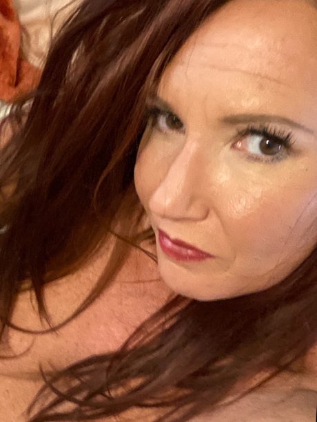 Foto di nudo di fuga di OnlyFans di Lilly Redd