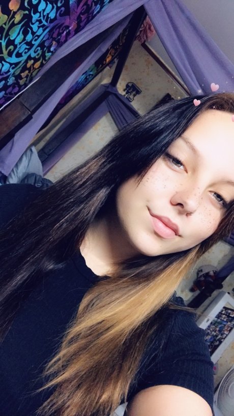 Foto di nudo di fuga di OnlyFans di Lilly Ann