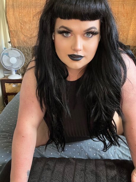 Foto di nudo di fuga di OnlyFans di Lillith Rotten