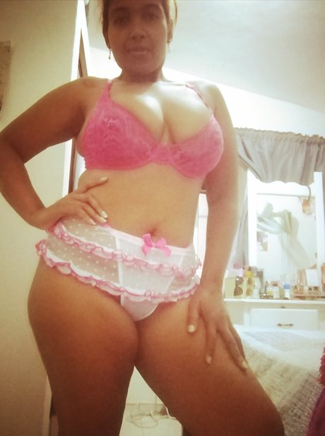 Foto di nudo di fuga di OnlyFans di Liliana La Fiera