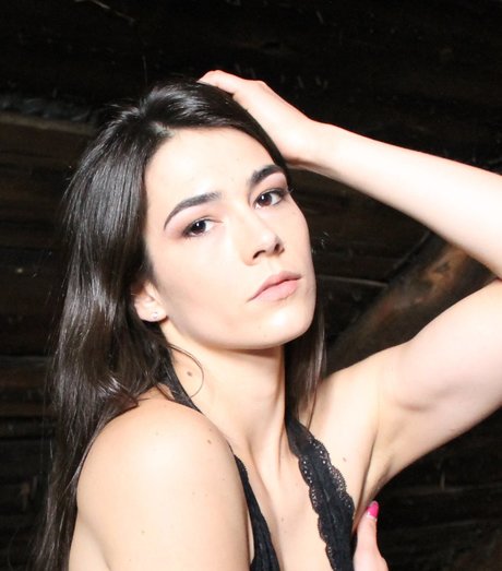 Foto di nudo di fuga di OnlyFans di Liliane Hart
