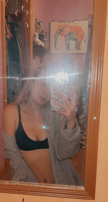 Foto di nudo di fuga di OnlyFans di Kinn 