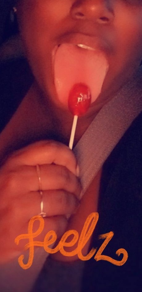 Foto di nudo di fuga di OnlyFans di Honeyyyy