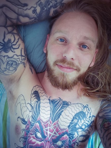 Foto di nudo di fuga di OnlyFans di Liget